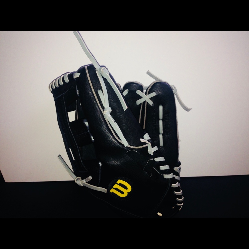 Baseball Mitt - Picture 2 of 2
